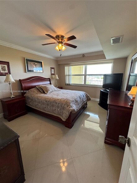 Building Photo - 3095 N Course Dr