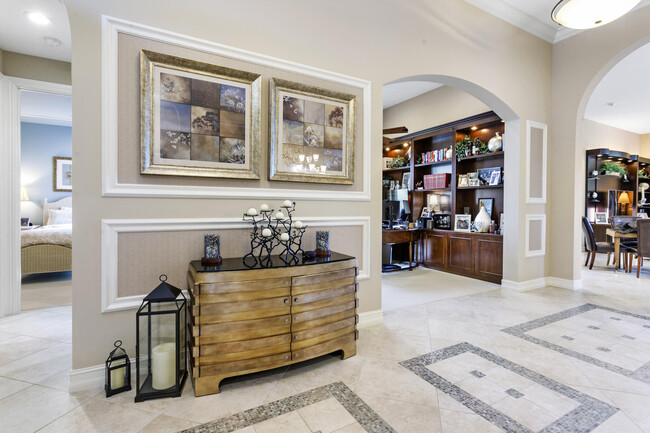 Building Photo - 6700 Fox Hollow Dr