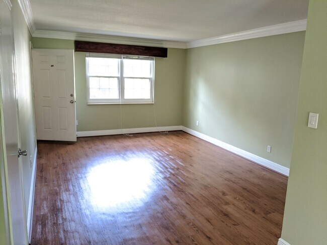 Building Photo - Charming 1 bed 1 bath apartment