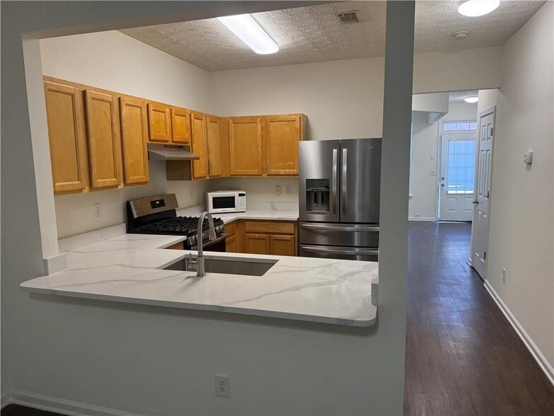 Building Photo - 2729 Heathrow Dr