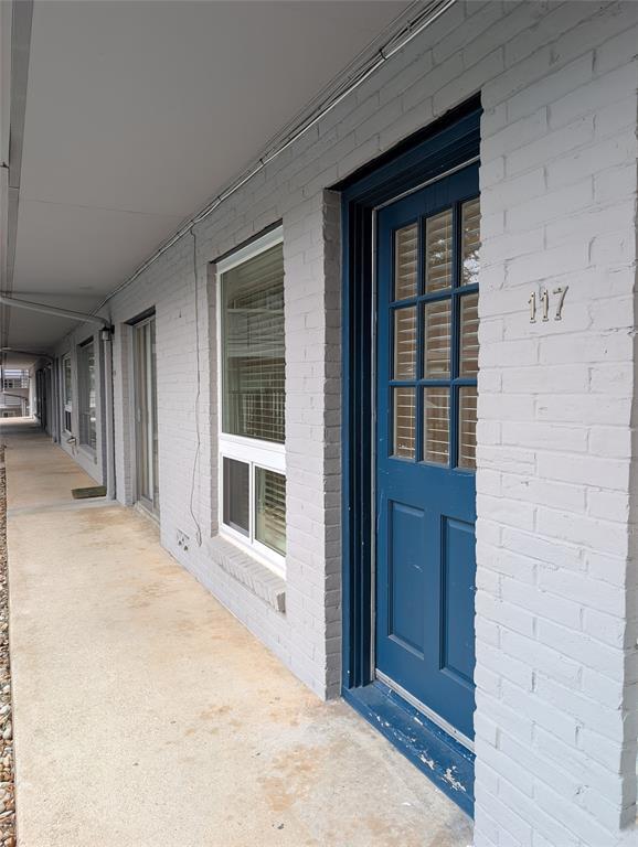 Building Photo - 1210 Windsor Rd