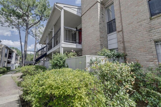 Primary Photo - 2100 Wilcrest Dr