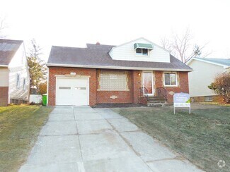 Building Photo - 3 Bed - 2 Full Bath Cape Cod for Rent in E...