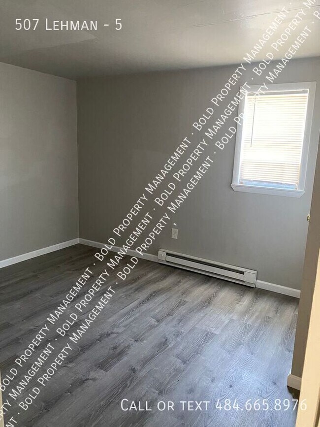 Building Photo - 507 Lehman-5