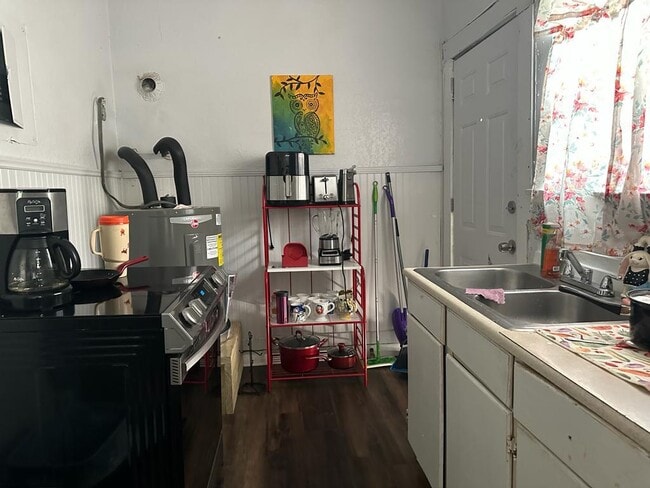 Building Photo - 541 Hammond Ave