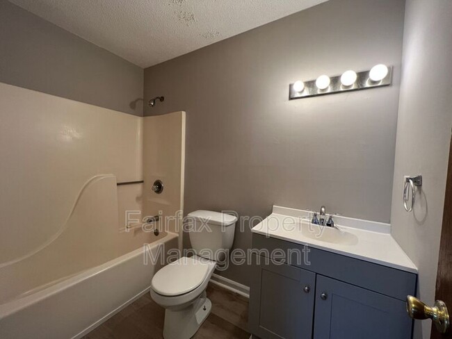 Building Photo - 1117 Pecan Pl