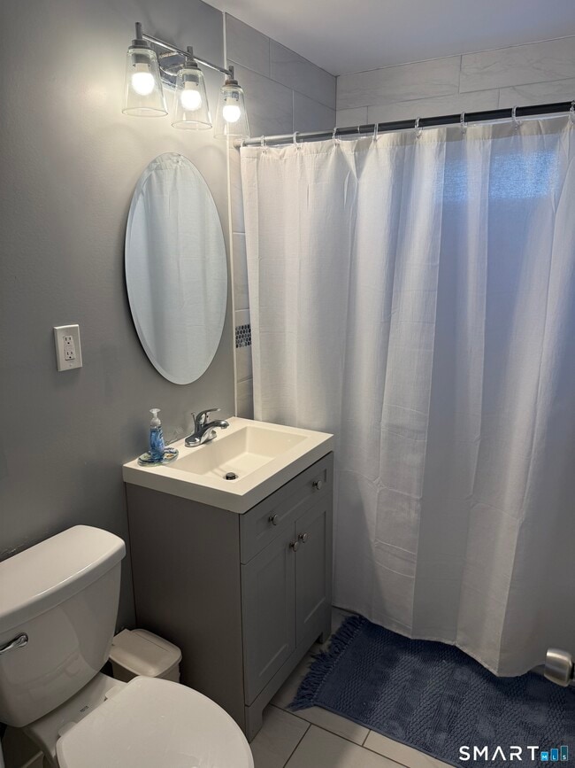 Building Photo - 507 Queen St