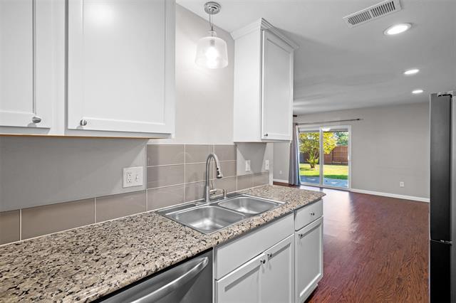 Building Photo - 810 Longbeach Dr