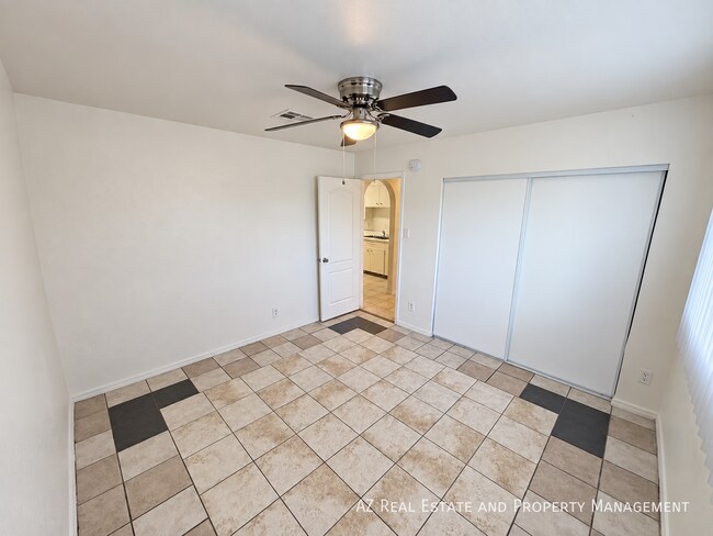 Building Photo - 10648 N 15th Ave