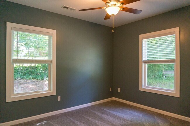 Building Photo - 56 Alabama Ave