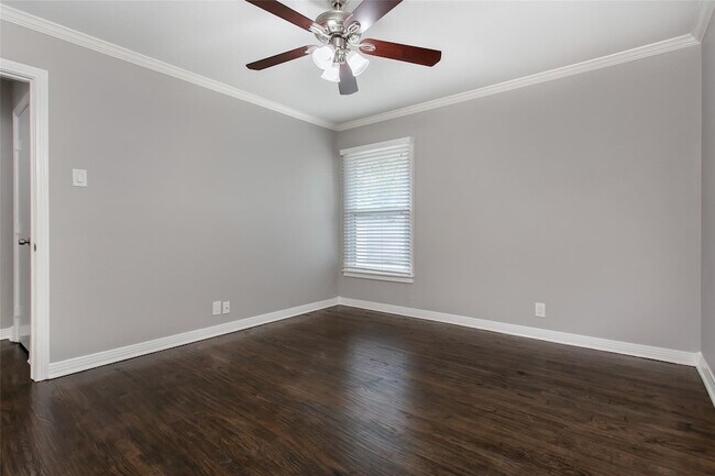 Building Photo - 570 Bondstone Dr