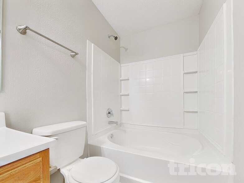 Building Photo - 2934 Ludwig Dr