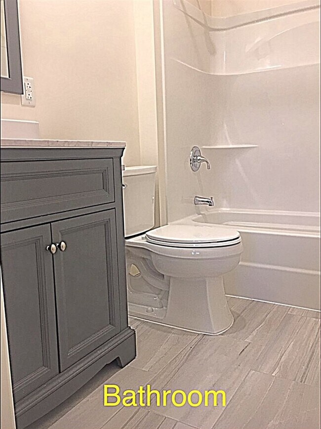 Building Photo - 1107 4th Ave