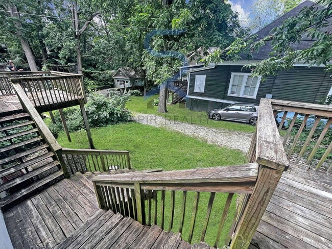 Building Photo - Move in before October 15th and get a $250...