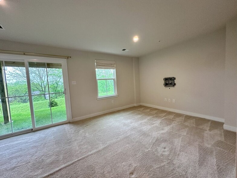 Building Photo - 463 Paperbark Sq