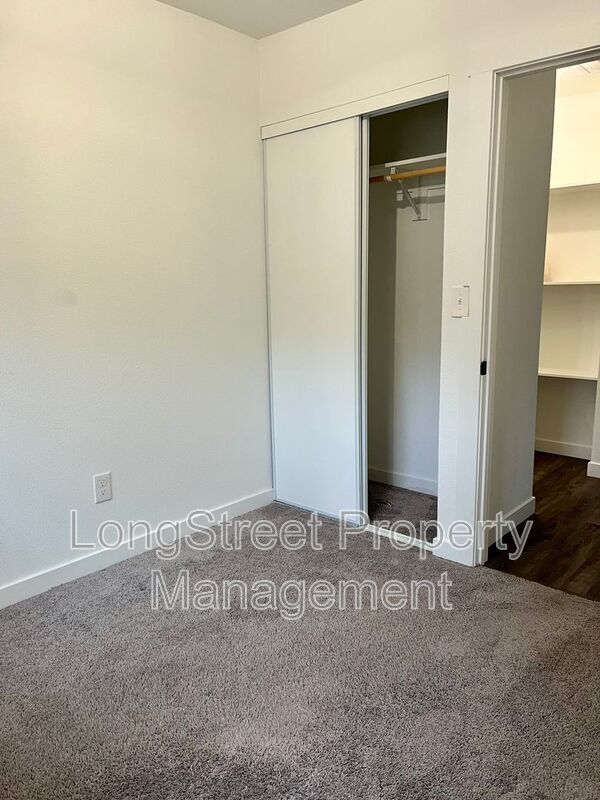 Building Photo - 7343 SE 84th Ave