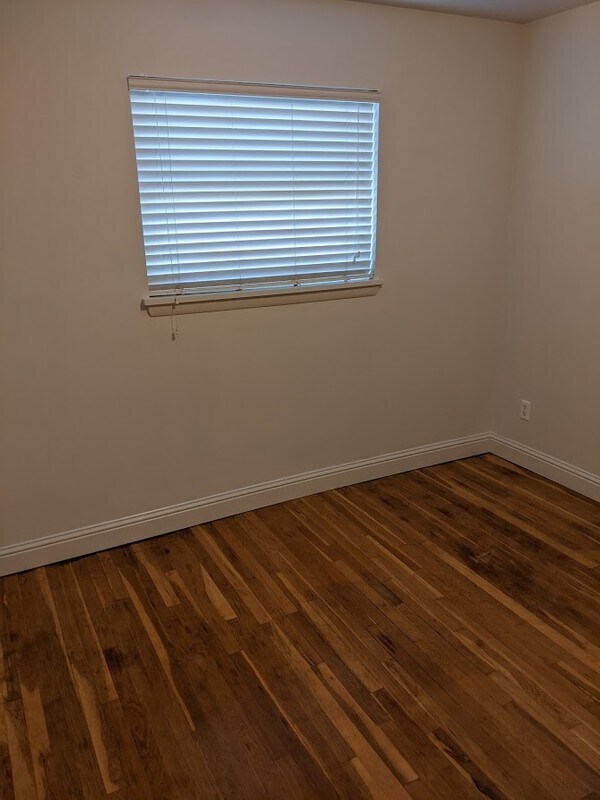 Building Photo - 614 Butler Dr