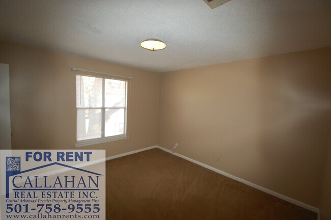 Building Photo - 8204 Woodview Dr E