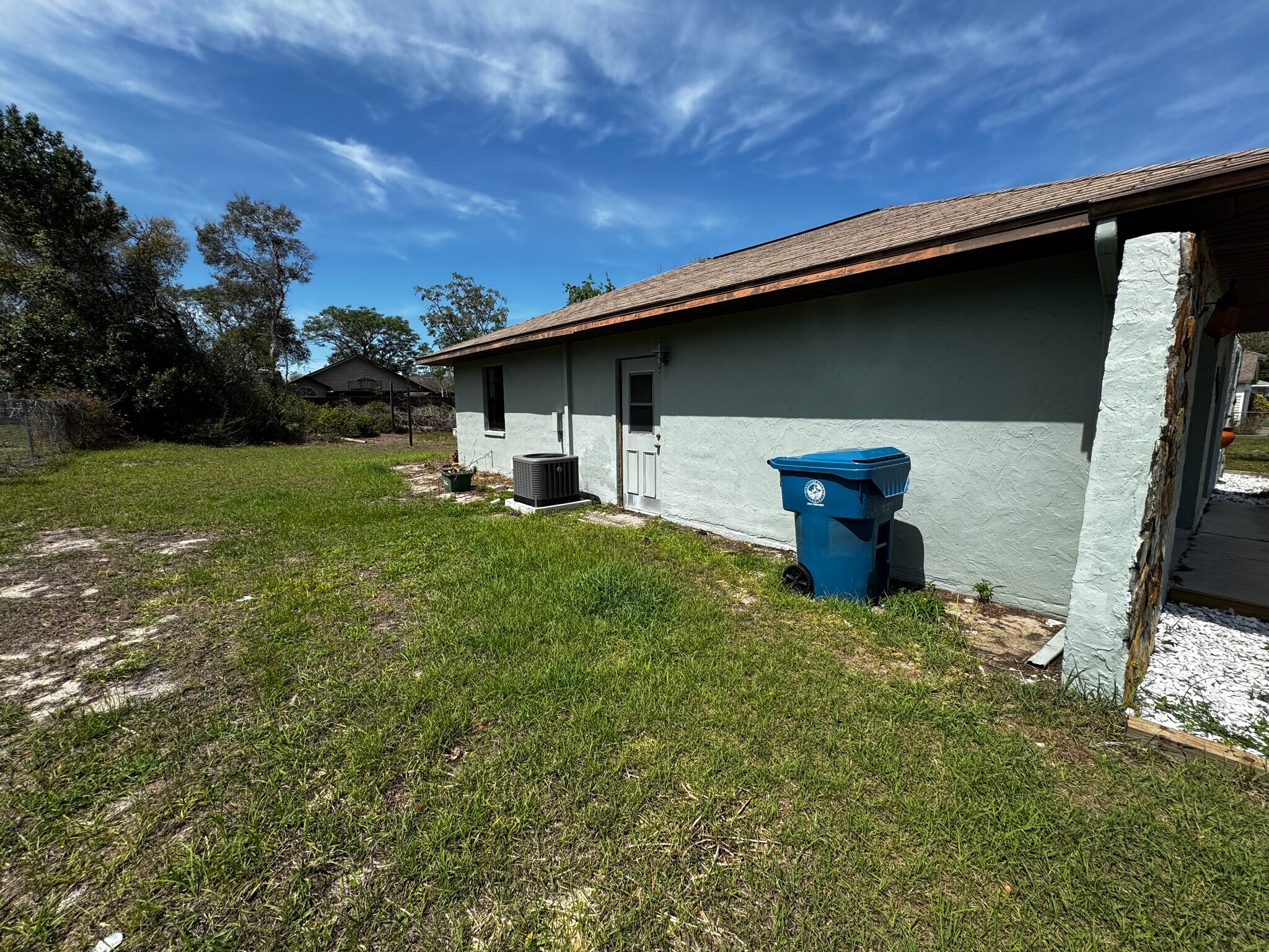 Building Photo - 1065 Altoona Ave