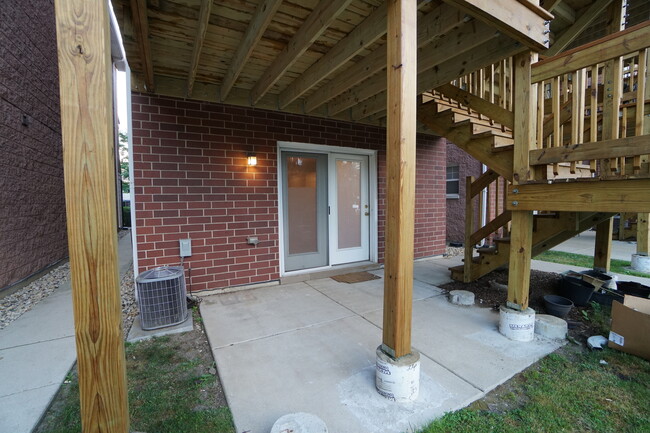 Building Photo - 1103 N Crosby St