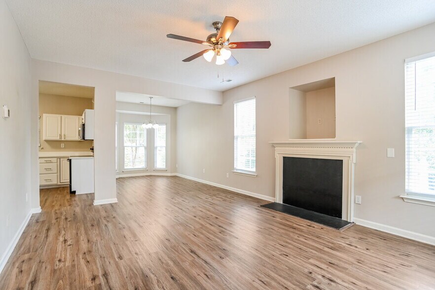 Building Photo - 12411 Cumberland Crest Dr
