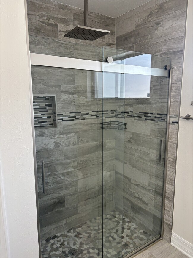 Building Photo - 1813 E Cheryl Dr