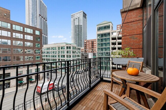 Building Photo - 333 W Hubbard St
