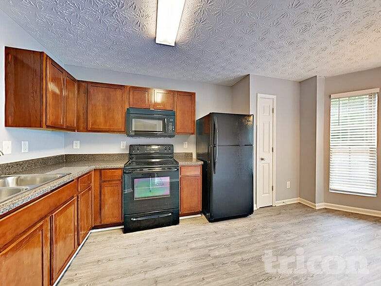 Building Photo - 418 Whippet St