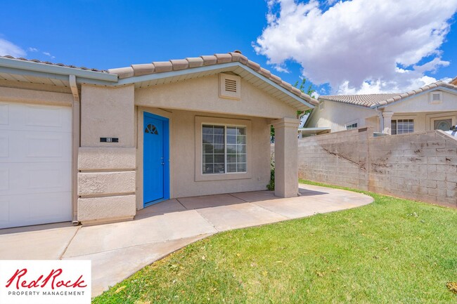 Building Photo - Remodeled 3 Bedroom Townhome with Great Vi...