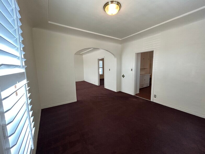 Dining room - 112 N Primrose Ave