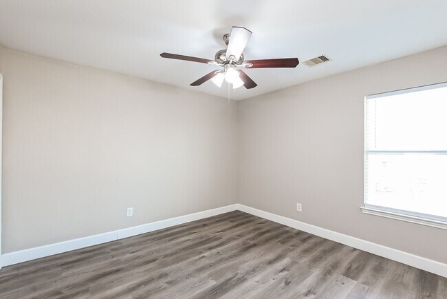 Building Photo - 21446 Wilona Way