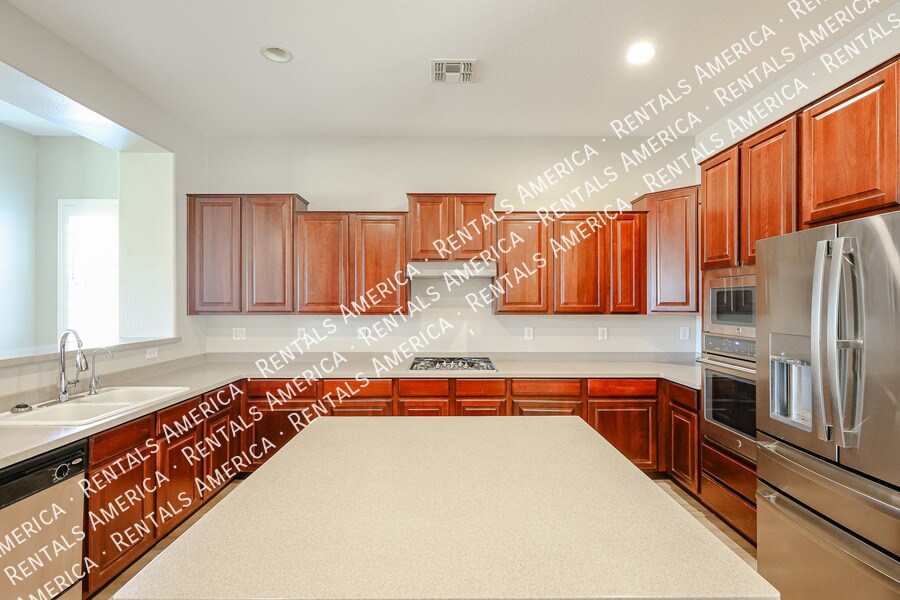 Building Photo - 18676 E Braeburn Ln