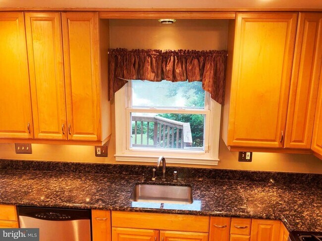 Building Photo - 7109 Captains Cove Ct