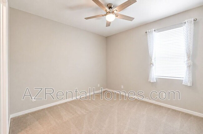 Building Photo - 9742 Thatcher Ave