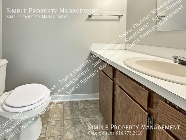 Building Photo - 770 Coleman St SE