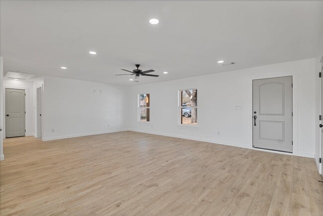 Building Photo - 311 Church St