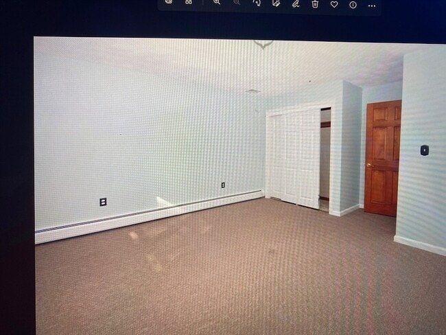 Building Photo - 288 Vane St