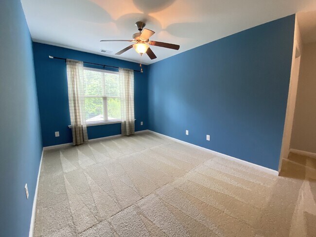 Building Photo - Spacious Home on a Corner Lot in Heritage New Riverside!