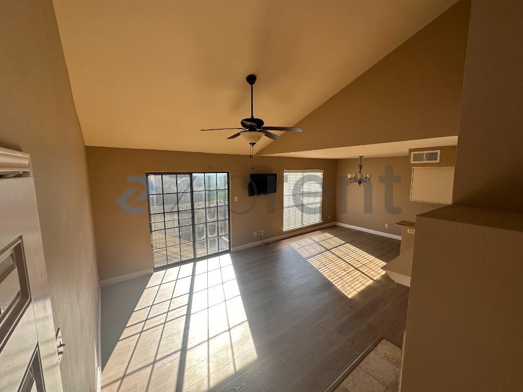 Building Photo - 334 W Harwood Rd