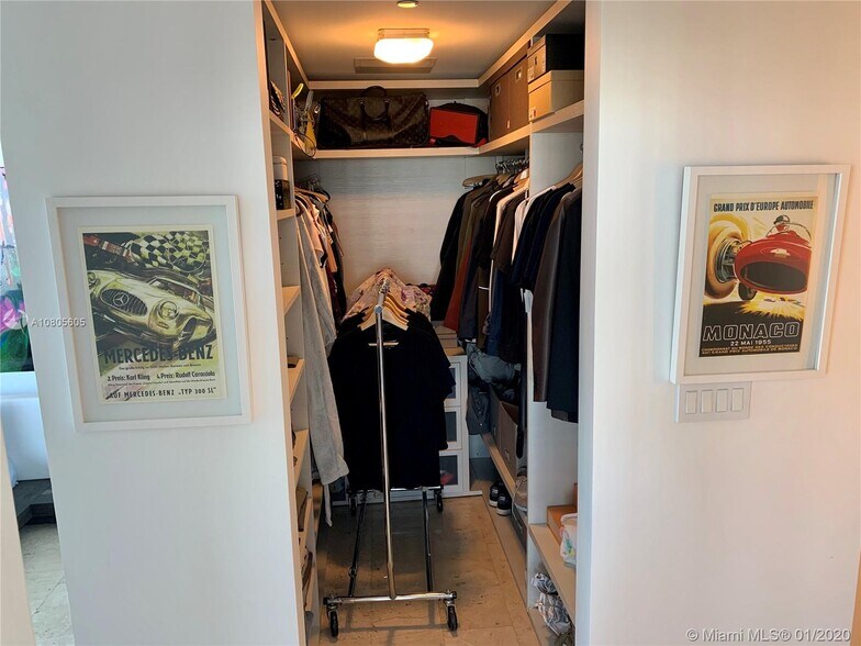 Building Photo - 88 SW 7th St