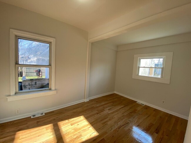 Building Photo - 1504 Summerfield Ave