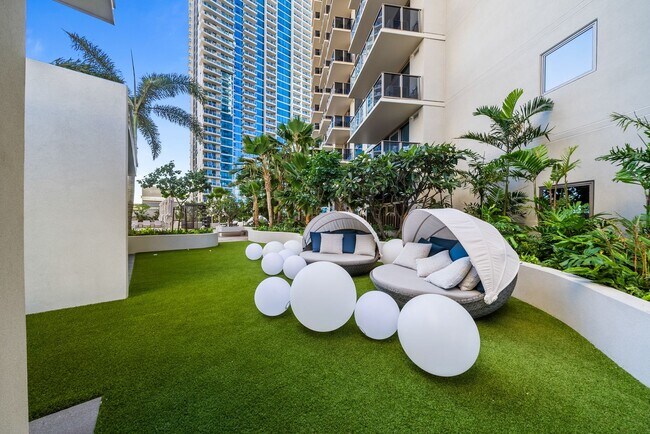 Building Photo - 2350 Sky Ala Moana West #2304