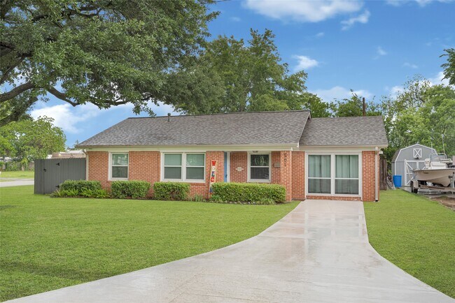 Building Photo - 501 Jerry St