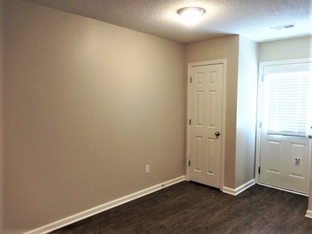 Building Photo - 1067 Briar Rose Ln