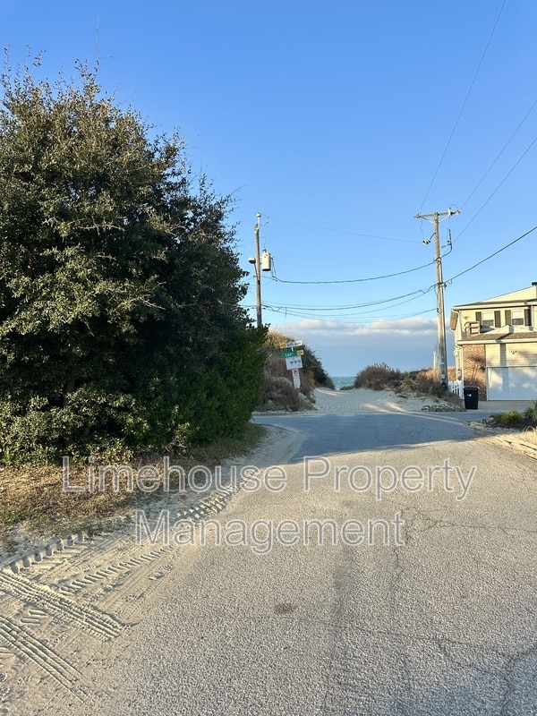 Building Photo - 4428 Ocean View Ave