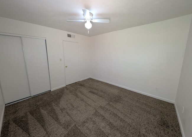 Building Photo - 2 Bedroom Condo in the Escalante Community...