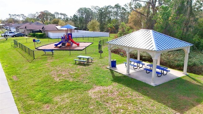 Building Photo - 35901 Joewood Ave