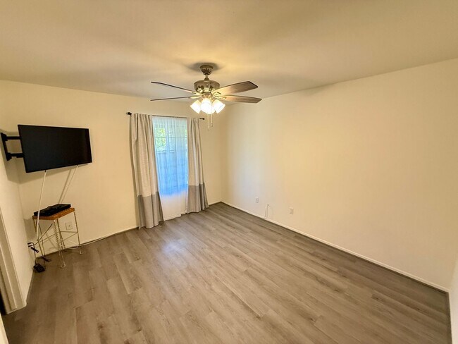 Building Photo - 55+ Community - Charming 2-Bedroom Home in Friendly Valley with Resort-Style Amenities