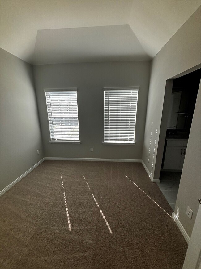 Building Photo - 2517 Sunset Ln
