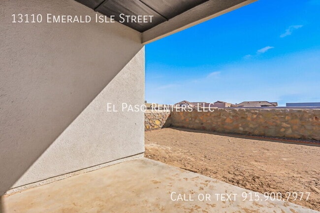 Building Photo - 13110 Emerald Isle St